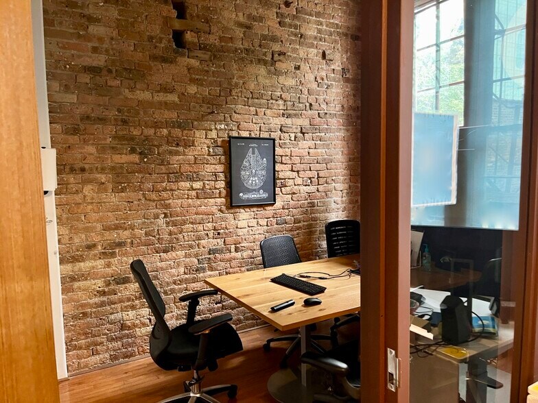 More Photos Of 415 N Sangamon St, Chicago Loft Creative Space For Lease