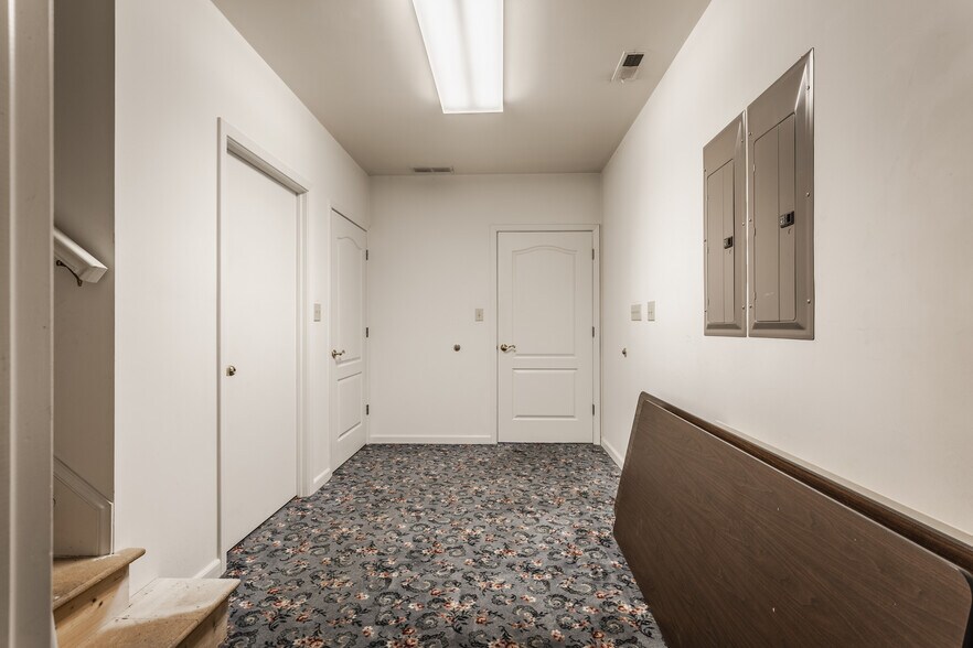 More Photos Of 6575 N College Ave, Indianapolis General Retail For Sale