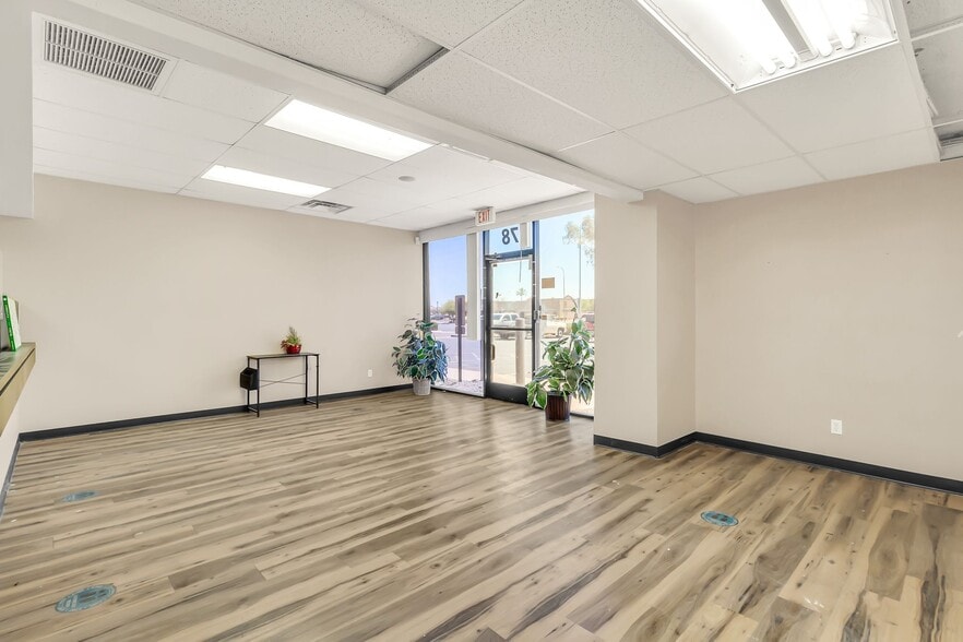 More Photos Of 78 W Ray Rd, Chandler Convenience Store For Lease