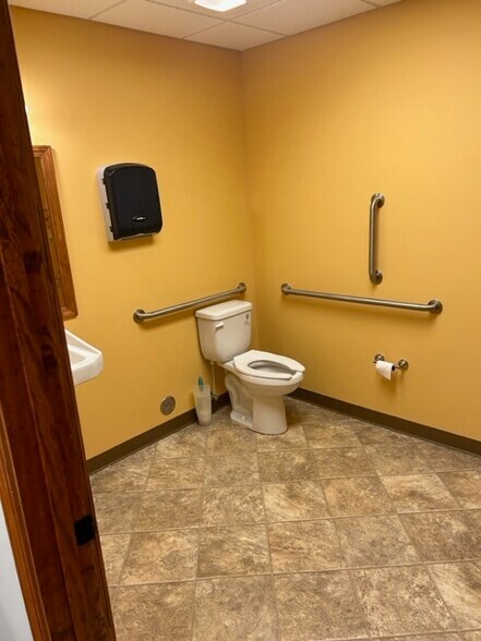 More Photos Of 316 Knox Rd, Knoxville Medical For Lease