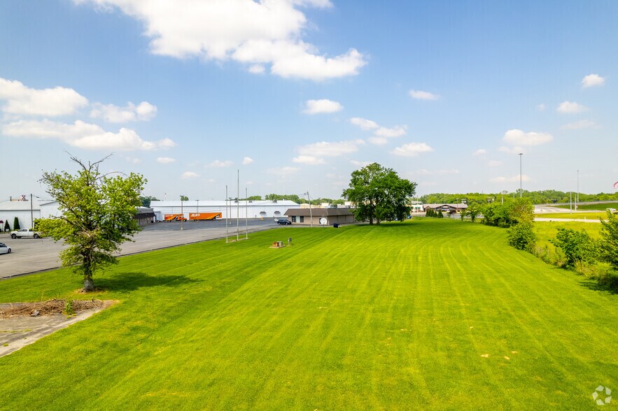 More Photos Of 4011 Fort Campbell Blvd, Hopkinsville Storefront Retail Office For Sale