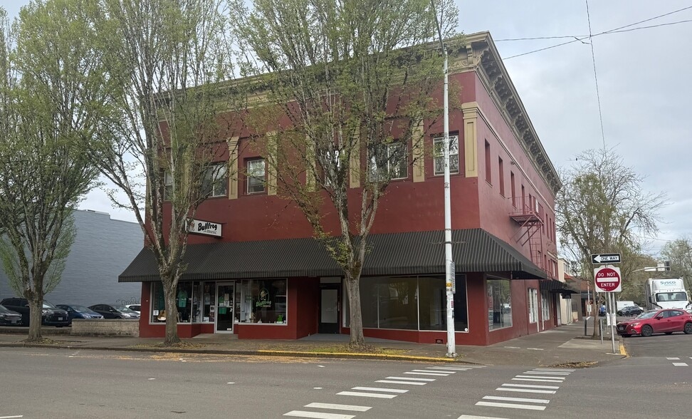 Primary Photo Of 300-310 SW 2nd St, Corvallis Apartments For Lease