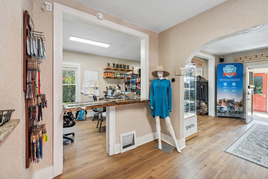 More Photos Of 541 Spokane Ave, Whitefish Office For Sale