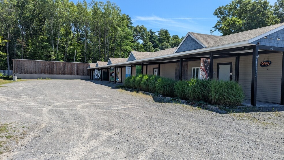 Primary Photo Of 1042 US-9 Rt, Queensbury Freestanding For Sale
