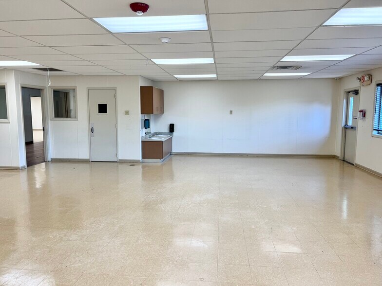 More Photos Of 6912 Ohio Dr, Plano Daycare Center For Sale