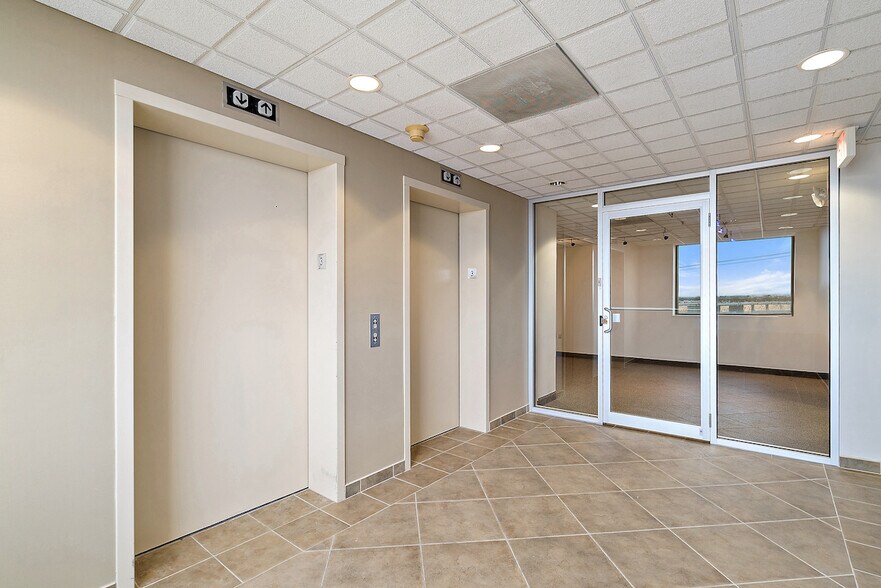 More Photos Of 4221 Walney Rd, Chantilly Office For Lease