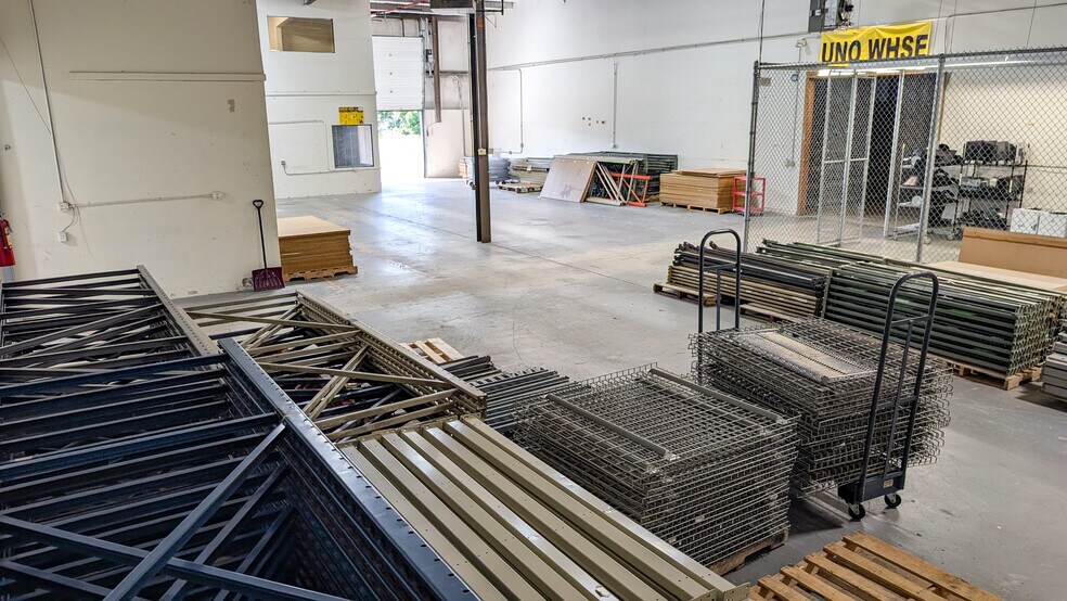 More Photos Of 242 Branford Rd, North Branford Light Manufacturing For Lease