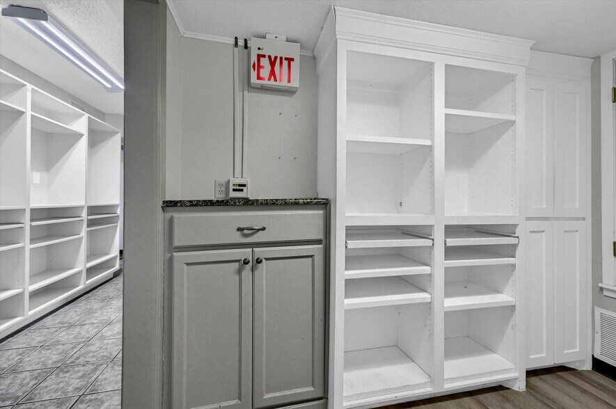 More Photos Of 815 Pecan Grove Rd E, Sherman Medical For Sale