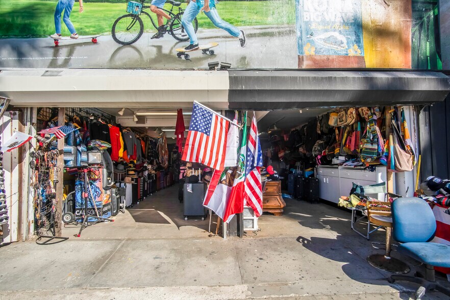 More Photos Of 2013 Ocean Front Walk, Venice Storefront For Sale
