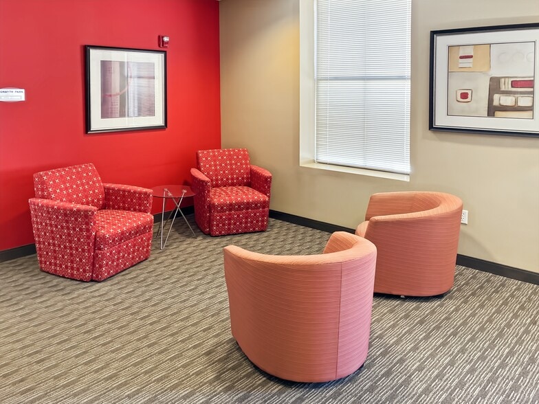 More Photos Of 100 Bull St, Savannah Coworking Space