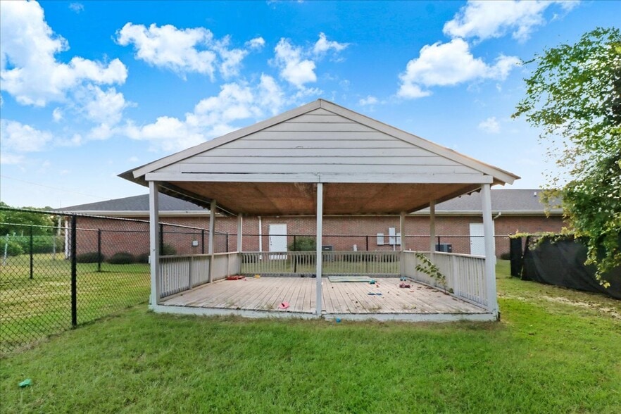 More Photos Of 651 N Brightleaf Blvd, Smithfield Daycare Center For Sale