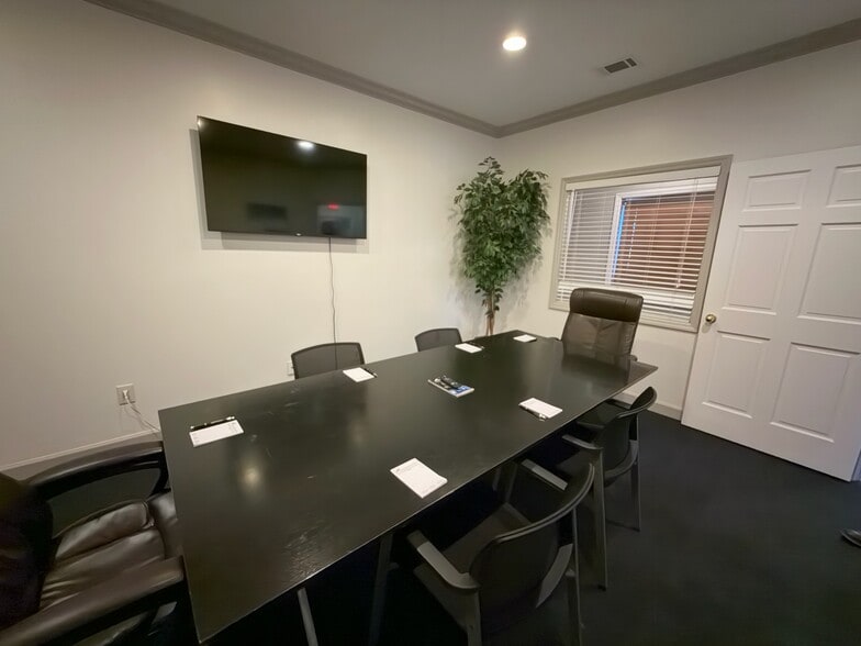 More Photos Of 9 W Broad St, Newnan Medical For Lease