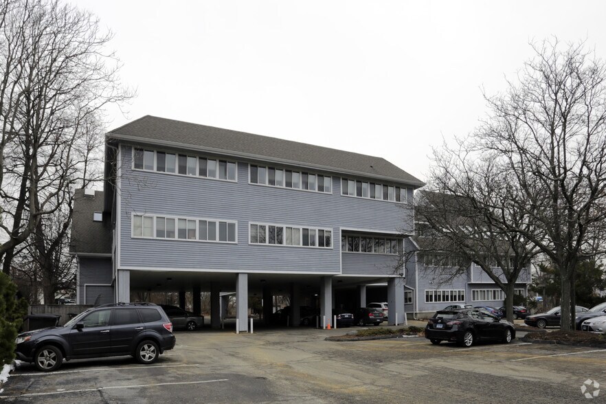 More Photos Of 2425 Post Rd, Southport Office For Lease
