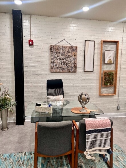 More Photos Of 416 S Glenwood Ave, Dalton Light Manufacturing For Sale