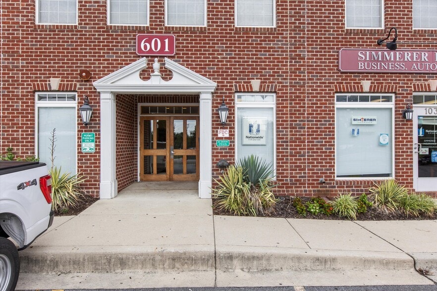 More Photos Of 601 7th St, Laurel Office For Sale