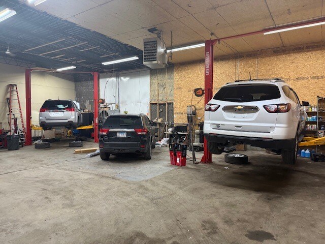 More Photos Of 8602 Mississippi St, Merrillville Industrial For Lease