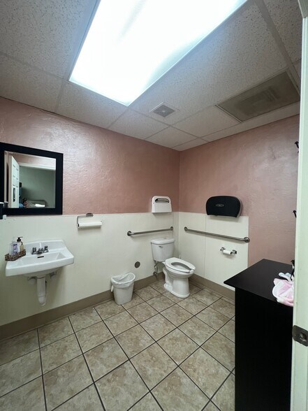 More Photos Of 1232-1236 E Fry Blvd, Sierra Vista Medical For Lease