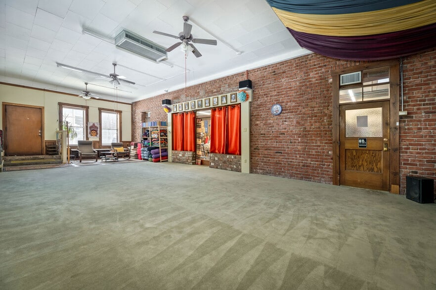 More Photos Of 200 Commercial St, Nevada City Freestanding For Sale