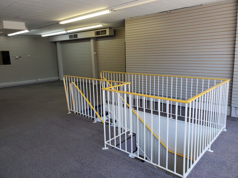 More Photos Of 2025 Boul Rosemont, Montréal Storefront Retail Residential For Lease