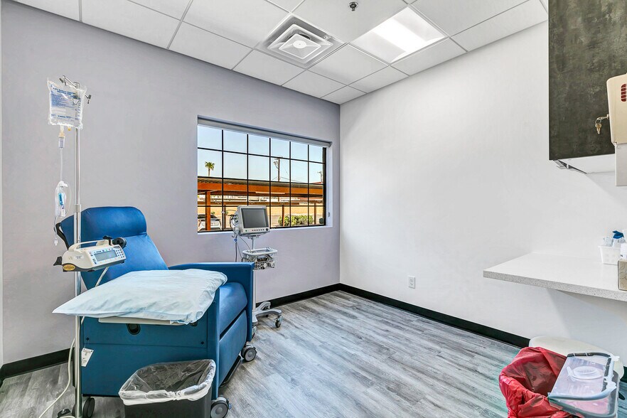 More Photos Of 4105 N 20th St, Phoenix Medical For Lease