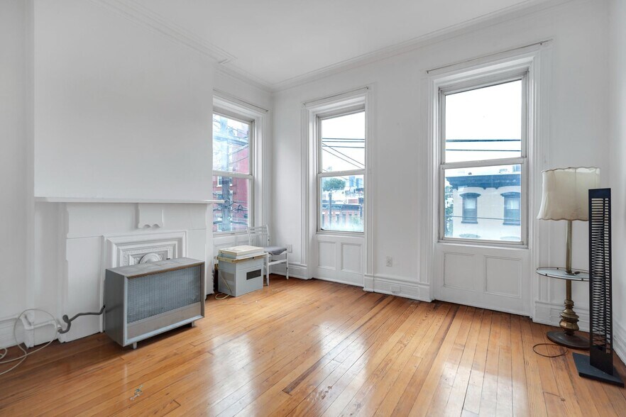 More Photos Of 746 Park Ave, Hoboken Storefront Retail Residential For Lease