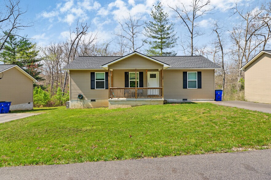 More Photos Of 10 Anthony St, Crossville Multifamily For Sale