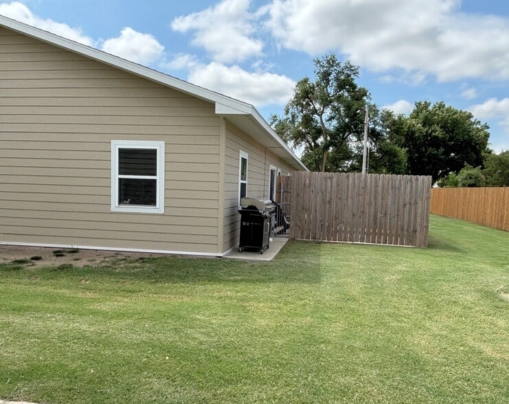 More Photos Of , Kinsley Multifamily For Sale