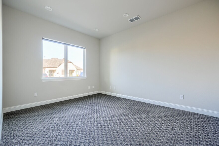 More Photos Of 2601 Little Elm Pky, Little Elm Coworking Space