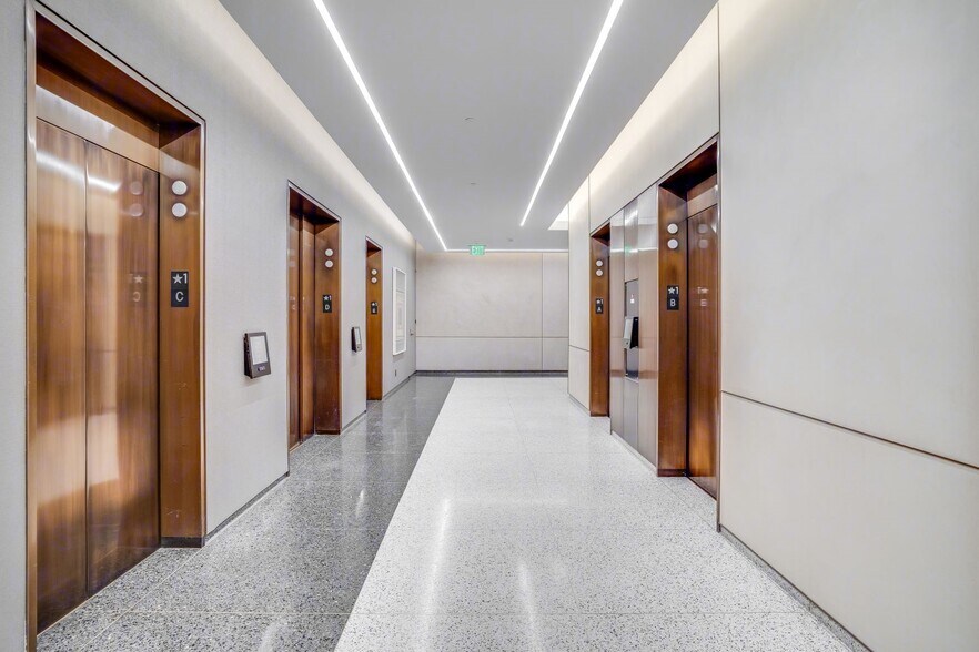 More Photos Of 255 California St, San Francisco Coworking Space