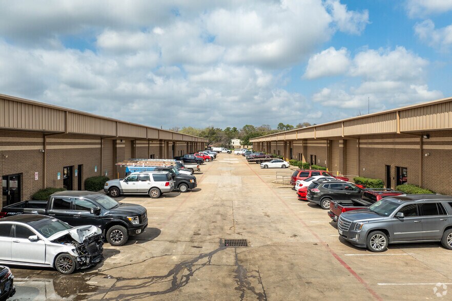 More Photos Of 8807-8815 Emmott Rd, Houston Unknown For Lease