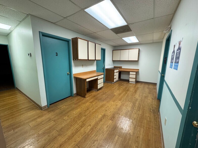 More Photos Of 6500 Fort Caroline Rd, Jacksonville Unknown For Lease