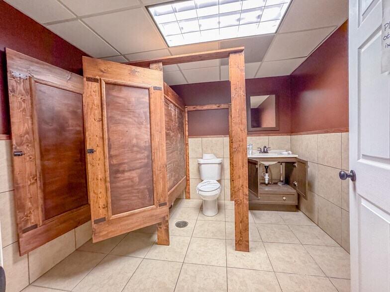 More Photos Of 2100 Gravel Springs Rd, Buford Medical For Lease