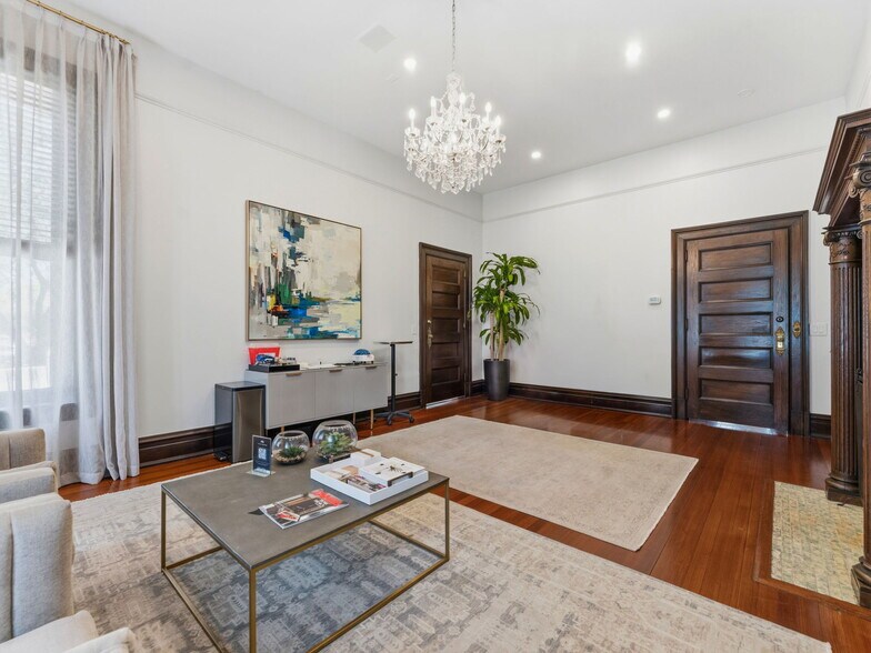 More Photos Of 341 S Plant Ave, Tampa Office Residential For Lease
