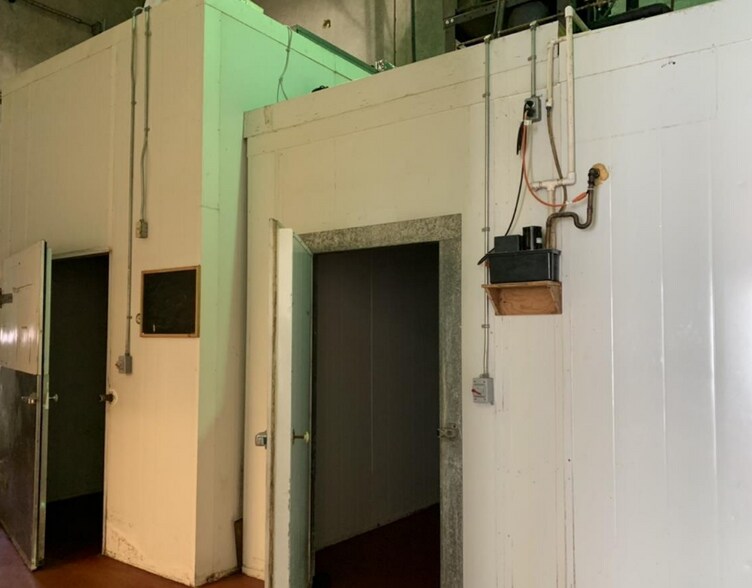 More Photos Of 23000 Fraserwood Way, Richmond Showroom For Sale