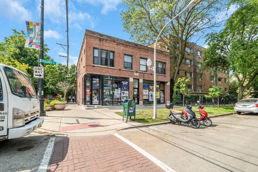 More Photos Of 1409-1411 W Lunt Ave, Chicago Storefront Retail Residential For Sale