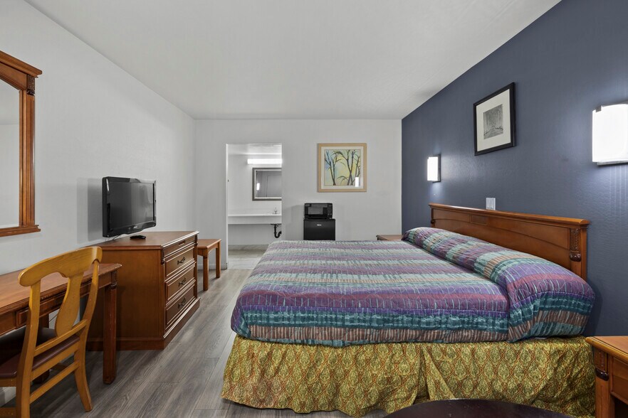 More Photos Of 4021 N 27th Ave, Phoenix Hotel For Sale