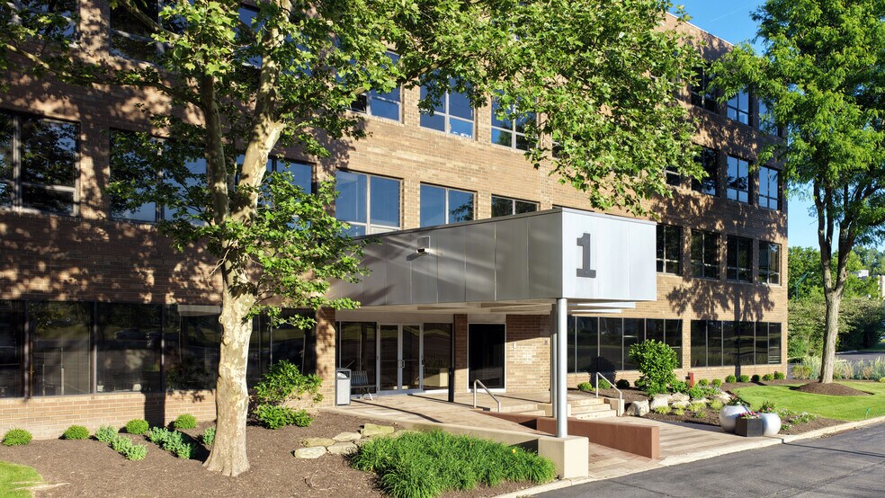 More Photos Of 6133 Rockside Rd, Independence Office For Sale