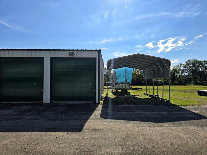 More Photos Of 12371 Cude Cemetery Rd, Willis General Retail For Sale