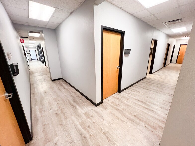 More Photos Of 3201 W Murphy St, Odessa Warehouse For Sale