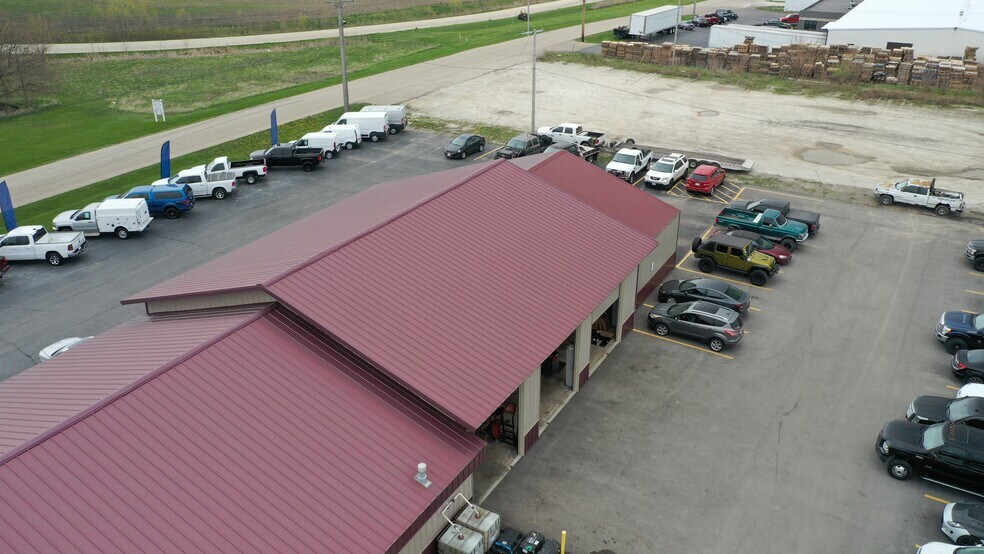 More Photos Of 11 W US Highway 6, Peru Auto Dealership For Sale