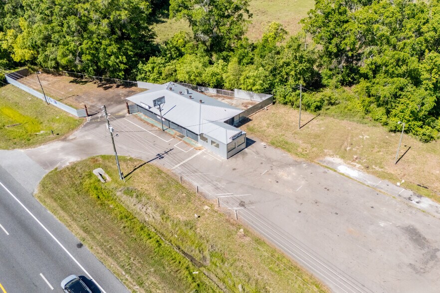 More Photos Of 19510 NE US Hwy 301, Waldo Storefront Retail Office For Sale