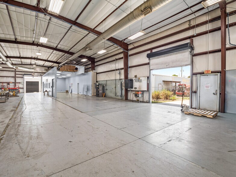 More Photos Of 716 Columbus Ave, Melbourne Manufacturing For Lease