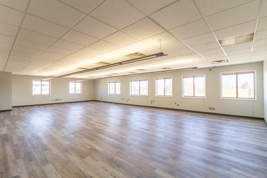 More Photos Of 1350 Independence St, Lakewood Office For Sale