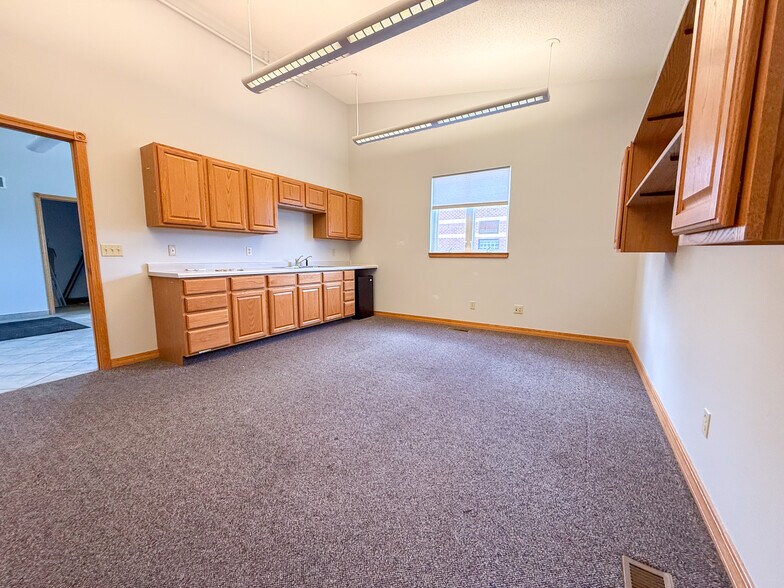 More Photos Of 118 S Main St, Medford Office For Lease