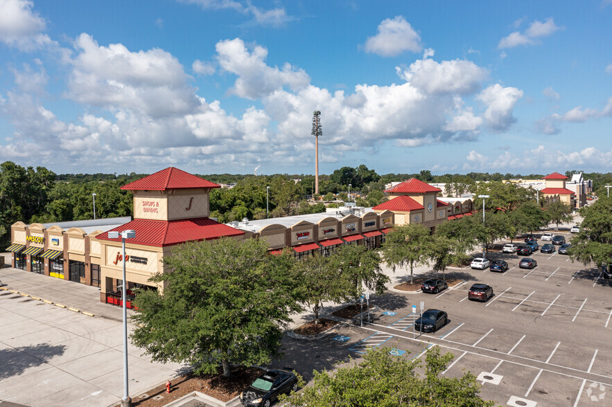 Primary Photo Of 10427-10483 Gibsonton Dr, Riverview Unknown For Lease