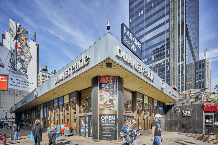 Primary Photo Of 460 Eighth Ave, New York Storefront For Lease