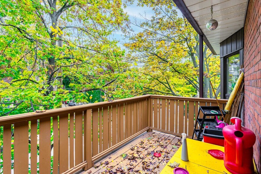 More Photos Of 164 Sunnyside Av, Toronto Multifamily For Sale