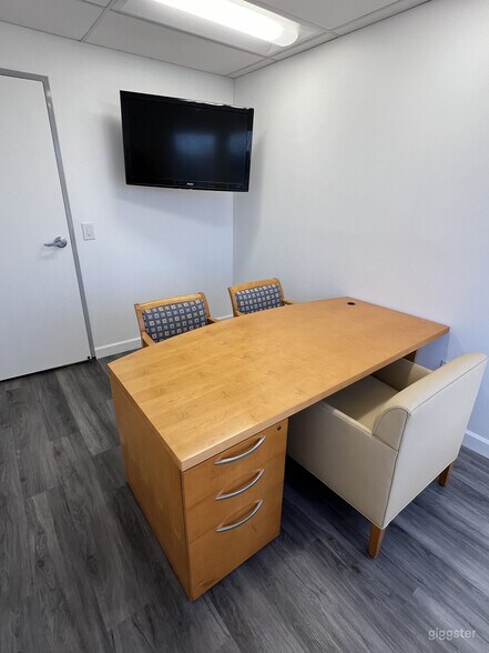More Photos Of 17725 Crenshaw Blvd, Torrance Office For Sale