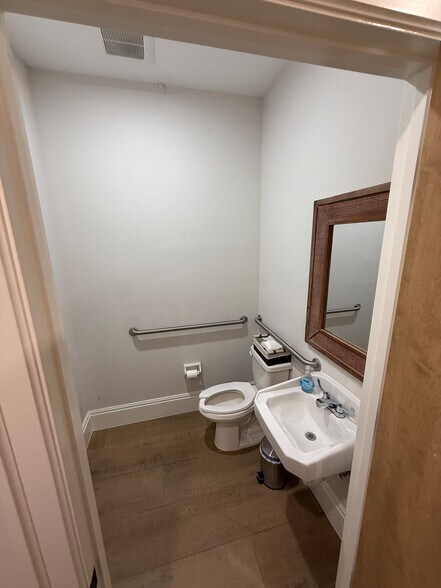 More Photos Of 1012 Goodlette Rd N, Naples Medical For Lease