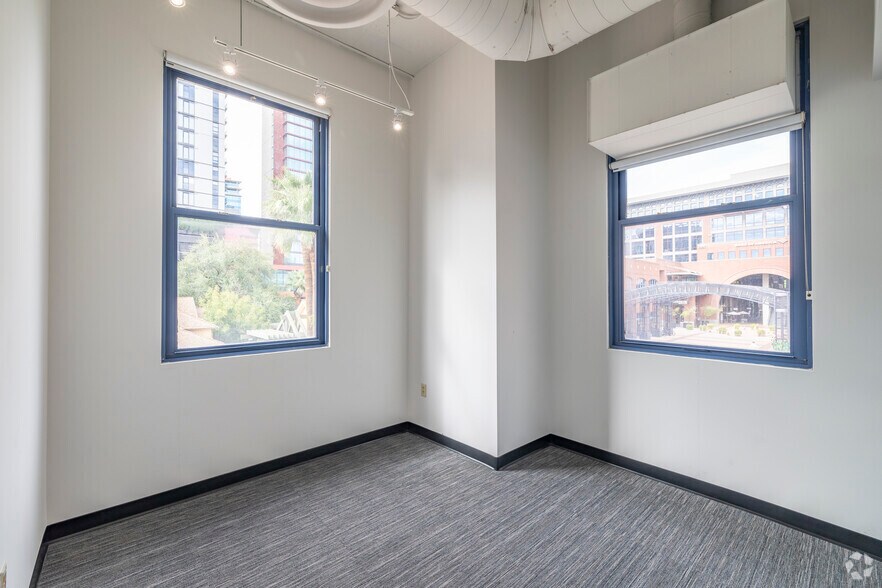 More Photos Of 21 E 6th St, Tempe Loft Creative Space For Lease